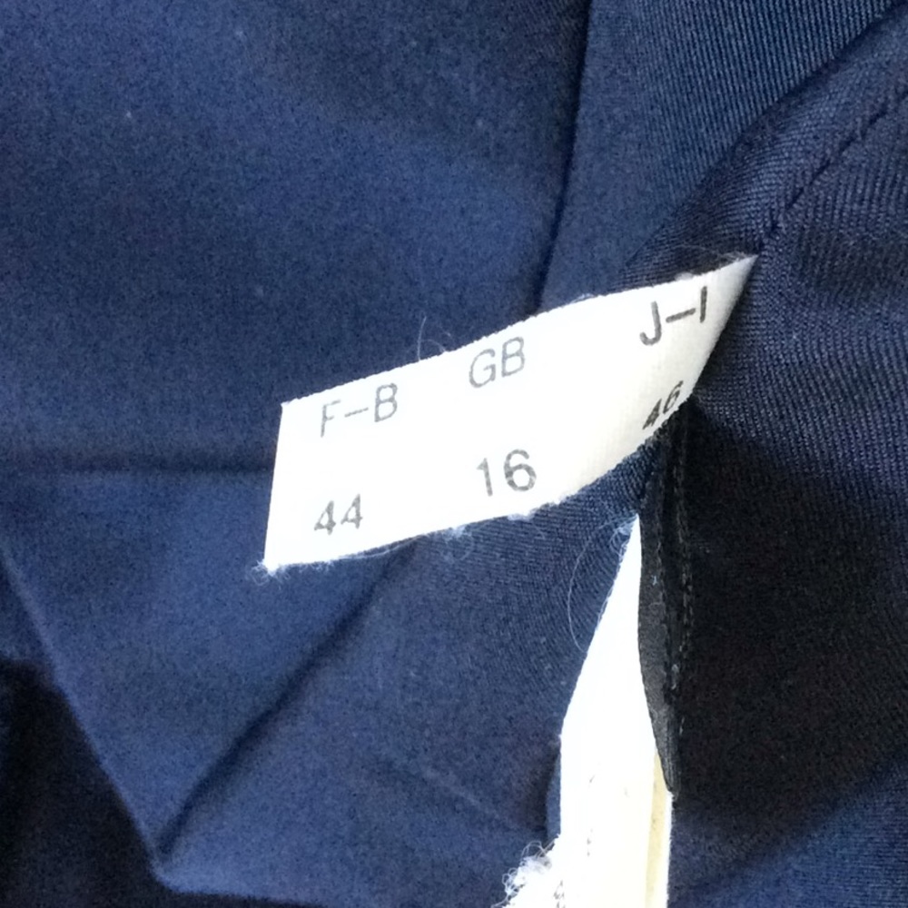 A Richard Tyler jacket - Picture 4 of 6